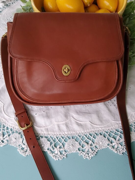 Vintage Coach Handbags - Vintage Coach Lenox Bag in British Tan 9918